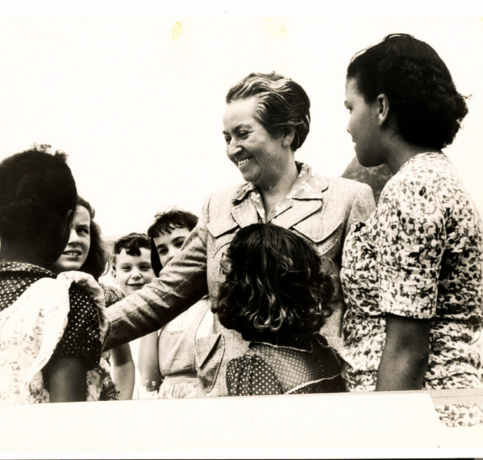 Gabriela Mistral - Vicuña